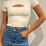 Top Feminino Manga Curta Decote Vazado TP.162.0040 - Off White-010002, P